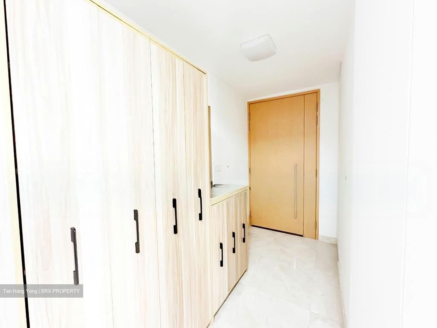 Commonwealth Towers (D3), Condominium #534694281